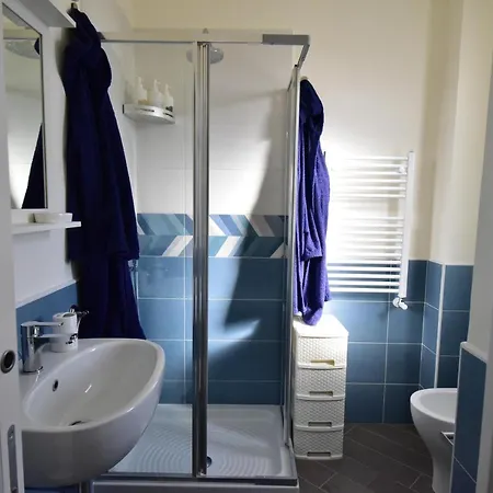 Lambda ベッド・アンド・ブレックファスト 3*