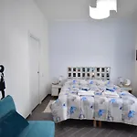 Lambda Bed and Breakfast Σαλέρνο