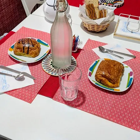 Lambda Oda ve Kahvaltı 4*