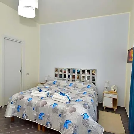 Bed & Breakfast Lambda 4*