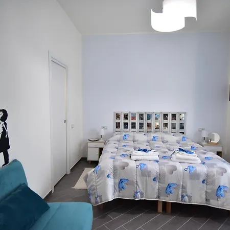 Lambda Bed and Breakfast Σαλέρνο