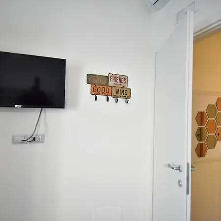 Lambda Bed & Breakfast 4*