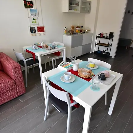 Oda ve Kahvaltı Lambda Salerno